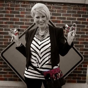 Meet your Posher, Crystal